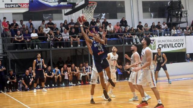 Racing con contundencia, La Unin empat de local