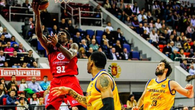 Zaragoza el nico con combo completo
