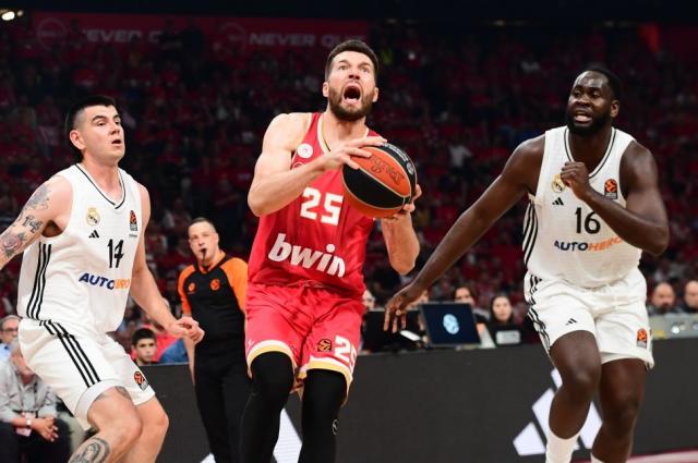 Olympiacos dej contra las cuerdas al Real