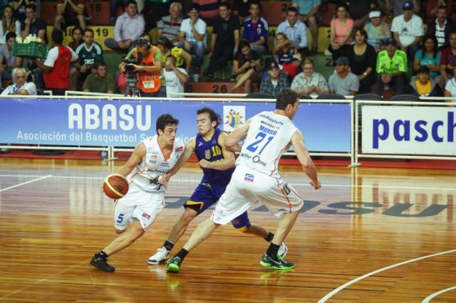 Victoria para el anfitrin en su debut