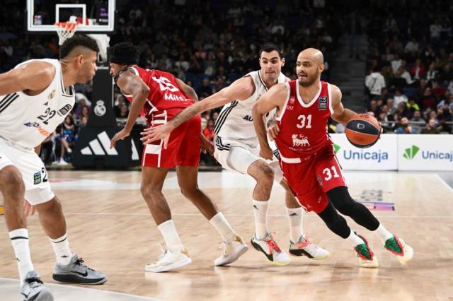 Real Madrid gan el duelo argento, Olympiacos en baja
