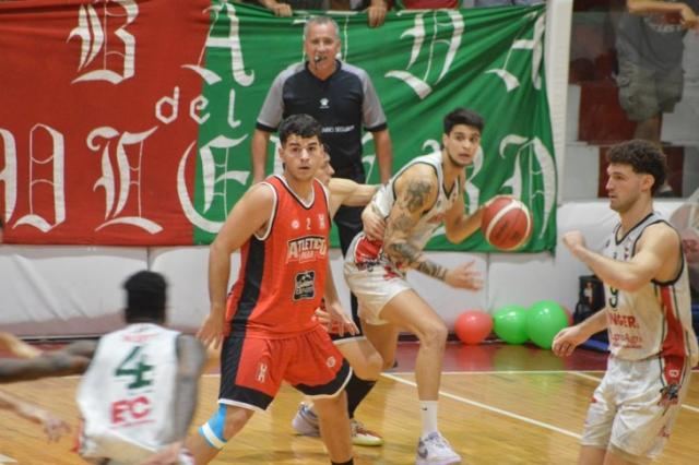 Junn de pie