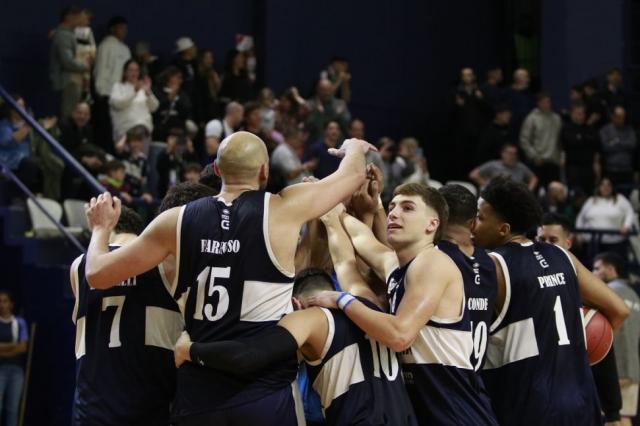 Viedma a semis, Gimnasia forz el quinto