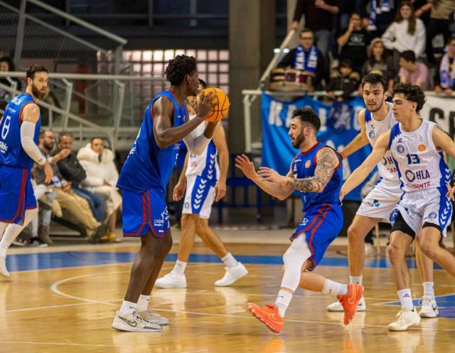 Primera Feb: Debut Faggiano, Vaulet fue figura y perdi el lder