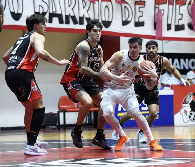 Lans cerr la serie, Viedma domin de local