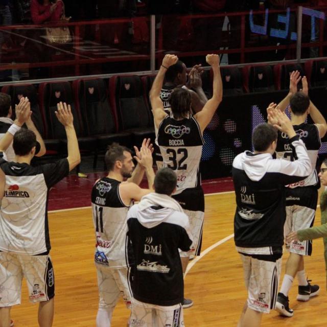 Olmpico sigue adelante